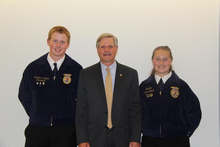 Richland FFA Students-July 2013- Senator Hoeven meets with Richland FFA students.